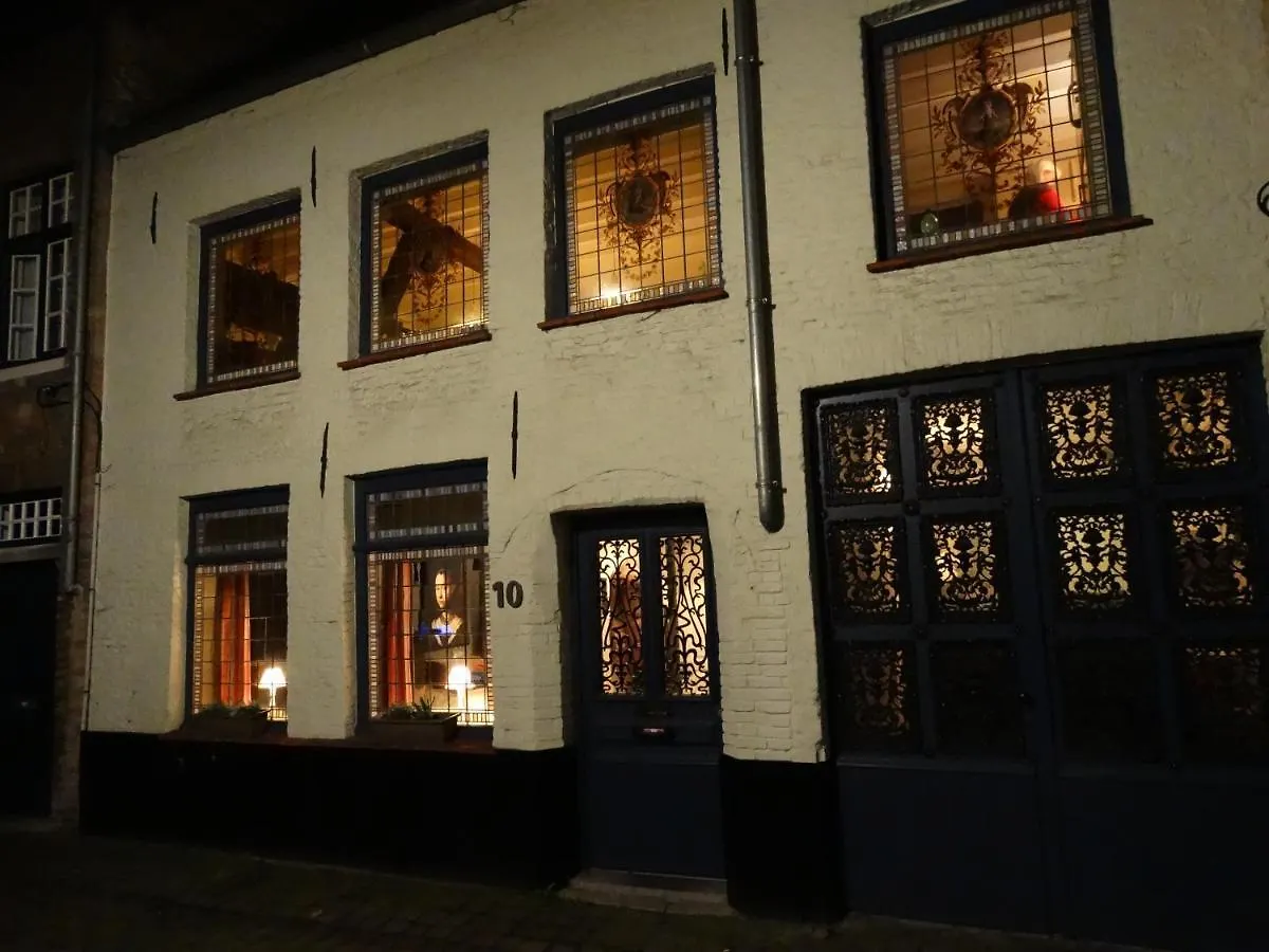 Huyze Peerdenbrugghe Bed & Breakfast Bruges